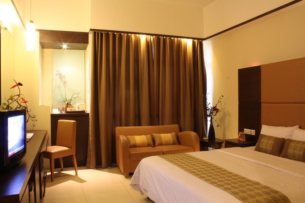 Grand Pasundan convenciones Hotel Bandung Exterior foto