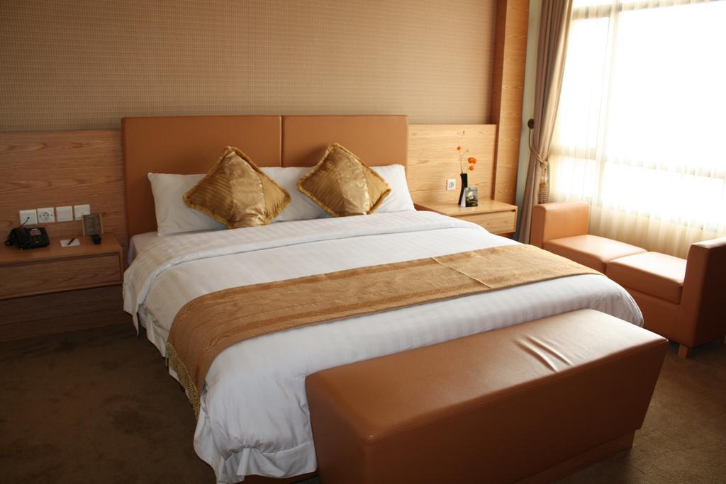 Grand Pasundan convenciones Hotel Bandung Exterior foto