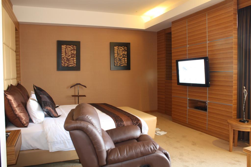 Grand Pasundan convenciones Hotel Bandung Exterior foto