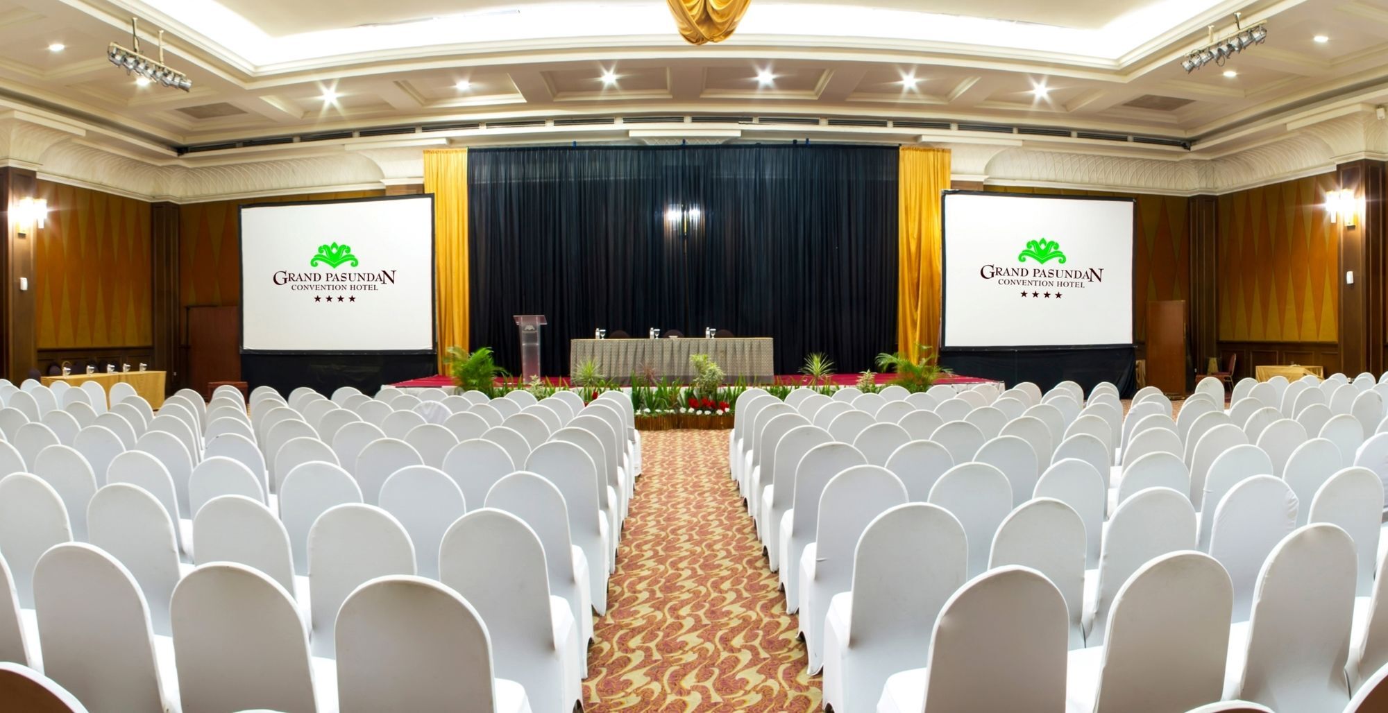 Grand Pasundan convenciones Hotel Bandung Exterior foto