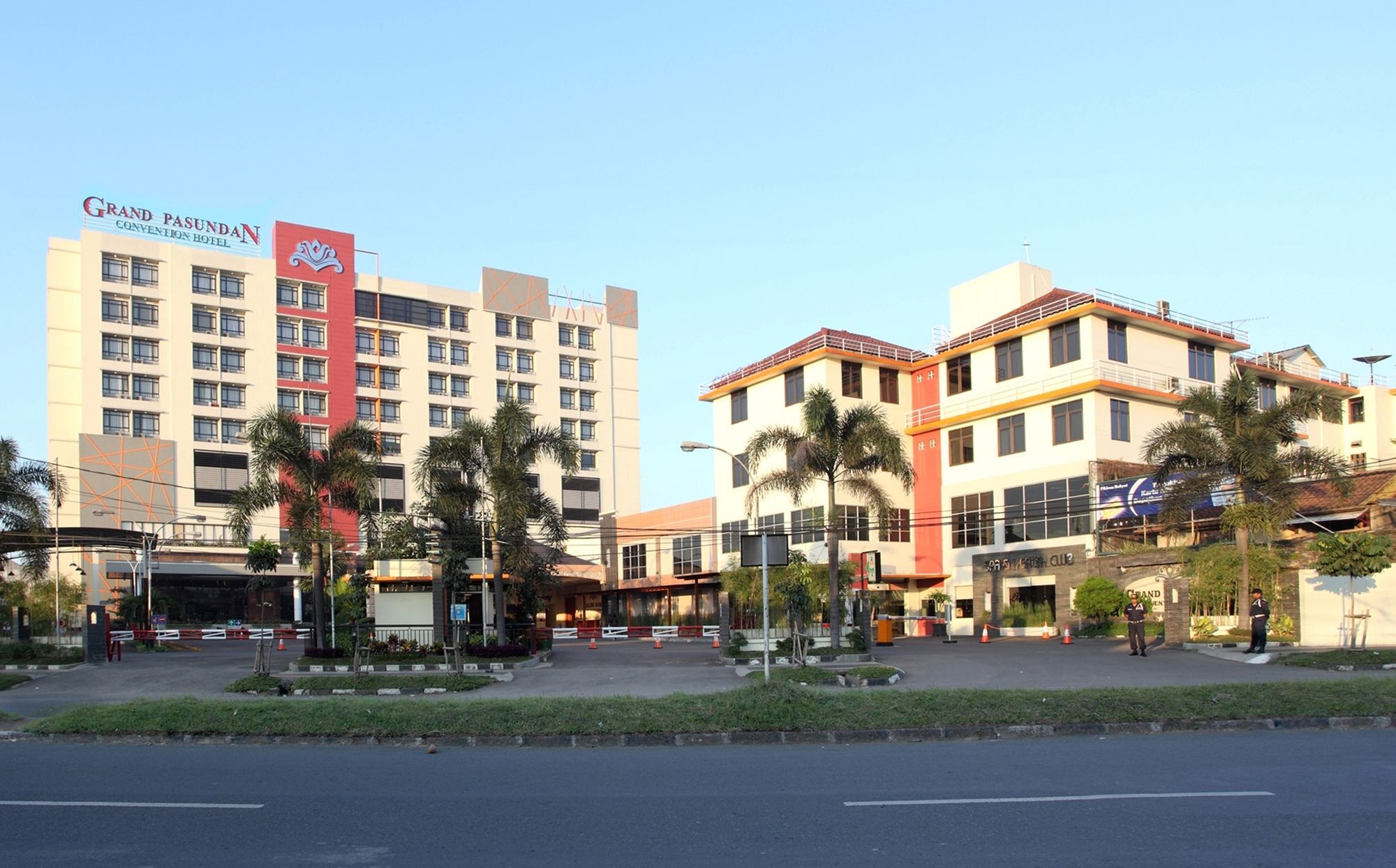 Grand Pasundan convenciones Hotel Bandung Exterior foto