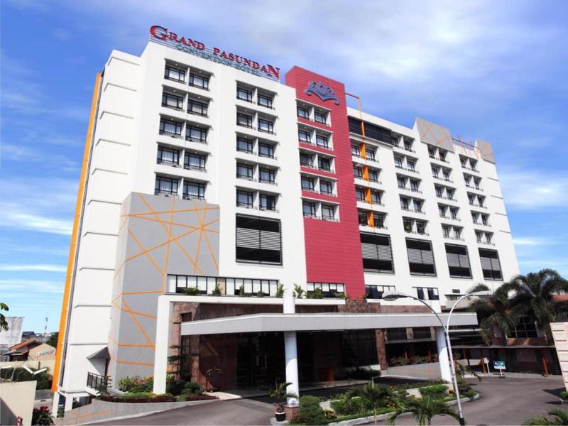 Grand Pasundan convenciones Hotel Bandung Exterior foto